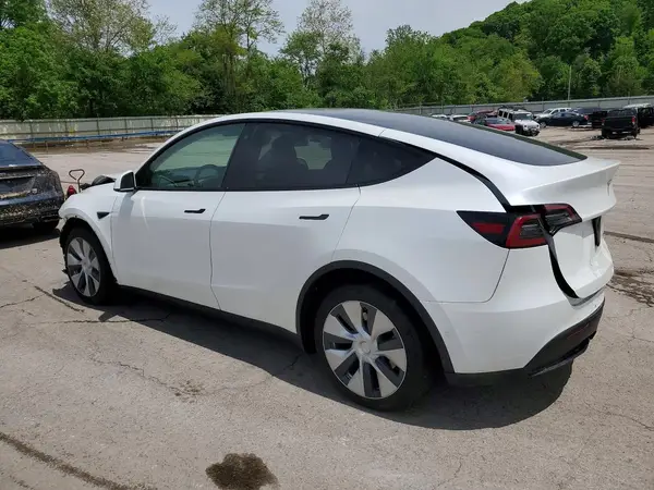 7SAYGDEE0NF455615 2022 TESLA MODEL Y - Image 2