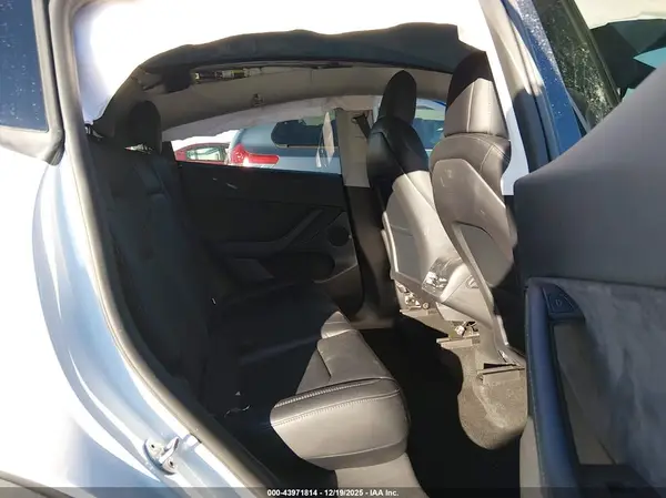 7SAYGDEE0NF459910 2022 TESLA MODEL Y - Image 8