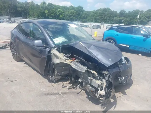 7SAYGDEE0NF480322 2022 TESLA MODEL Y - Image 1