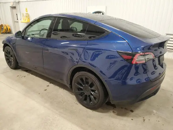 7SAYGDEE0NF481230 2022 TESLA MODEL Y - Image 2