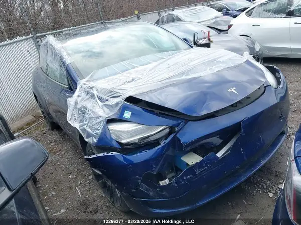 7SAYGDEE0NF484127 2022 TESLA MODEL Y - Image 1