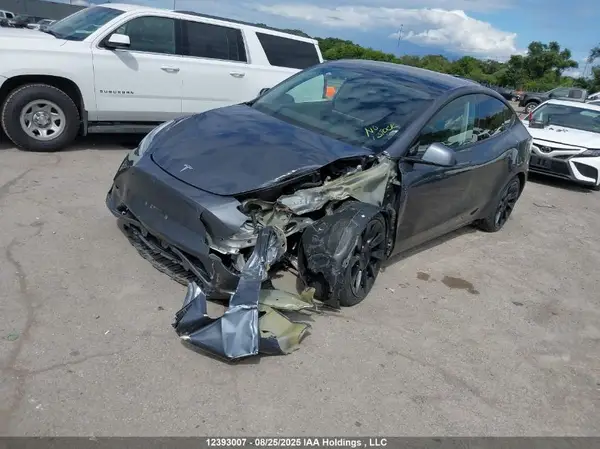 7SAYGDEE0NF492003 2022 TESLA MODEL Y - Image 2