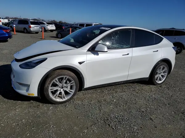 7SAYGDEE0NF493118 2022 TESLA MODEL Y - Image 1