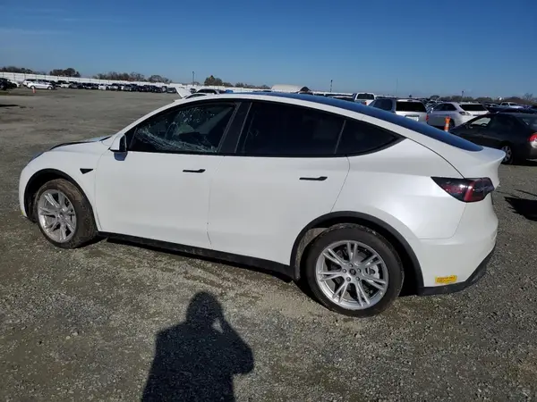 7SAYGDEE0NF493118 2022 TESLA MODEL Y - Image 2