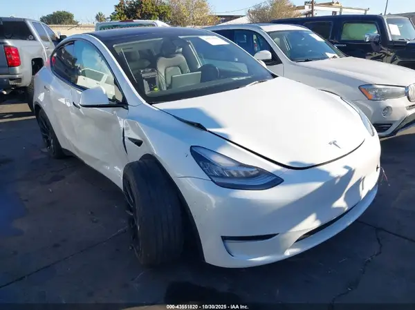 7SAYGDEE0NF506224 2022 TESLA MODEL Y - Image 1