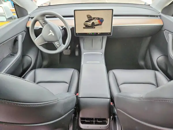 7SAYGDEE0NF511326 2022 TESLA MODEL Y - Image 8