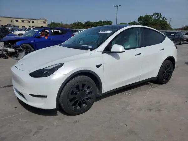 7SAYGDEE0NF523105 2022 TESLA MODEL Y - Image 1