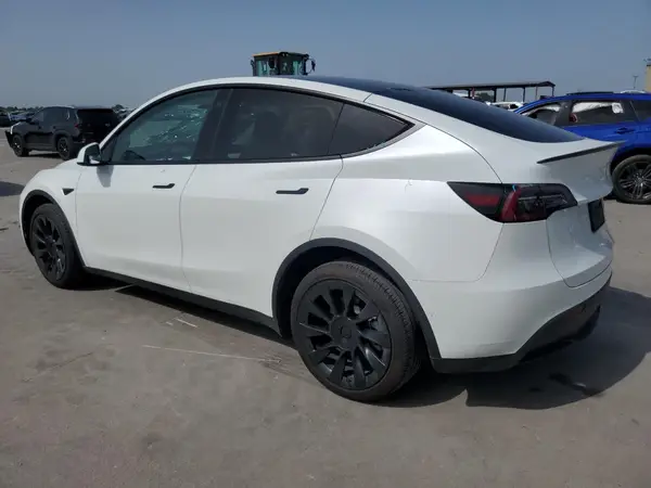 7SAYGDEE0NF523105 2022 TESLA MODEL Y - Image 2