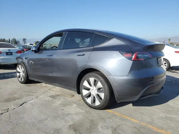 7SAYGDEE0NF534315 2022 TESLA MODEL Y - Image 2