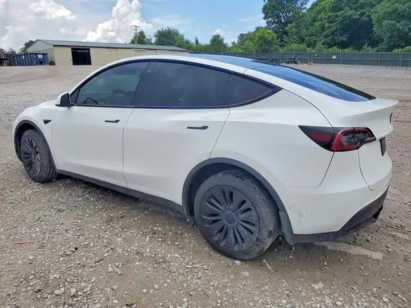 7SAYGDEE0NF535884 2022 TESLA MODEL Y - Image 2