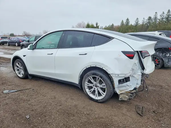 7SAYGDEE0NF542267 2022 TESLA MODEL Y - Image 2