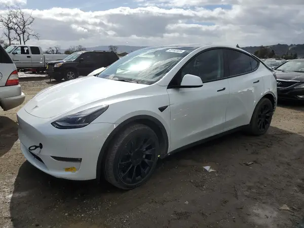 7SAYGDEE0NF545136 2022 TESLA MODEL Y - Image 1