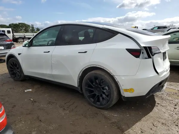 7SAYGDEE0NF545136 2022 TESLA MODEL Y - Image 2