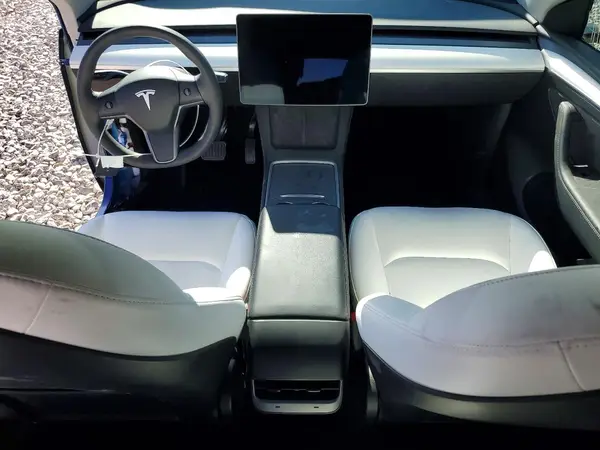 7SAYGDEE0NF548246 2022 TESLA MODEL Y - Image 8