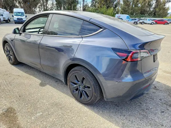 7SAYGDEE0NF556802 2022 TESLA MODEL Y - Image 2