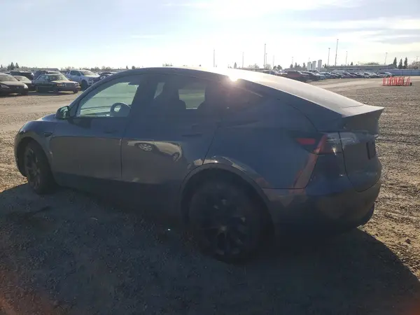 7SAYGDEE0NF559375 2022 TESLA MODEL Y - Image 2