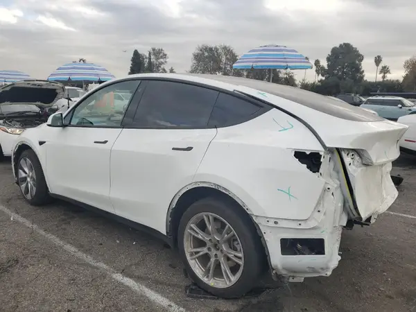7SAYGDEE0NF559506 2022 TESLA MODEL Y - Image 2