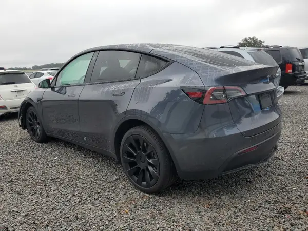 7SAYGDEE0NF562258 2022 TESLA MODEL Y - Image 2