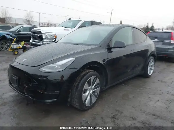 7SAYGDEE0NF562843 2022 TESLA MODEL Y - Image 2