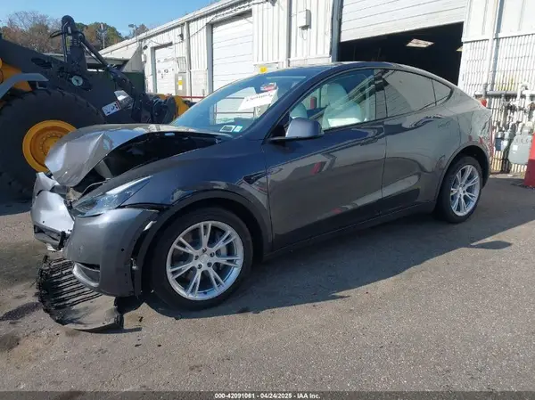 7SAYGDEE0NF563331 2022 TESLA MODEL Y - Image 2