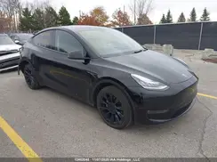 7SAYGDEE0NF574863 2022 TESLA MODEL Y