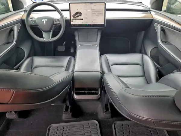 7SAYGDEE0NF576712 2022 TESLA MODEL Y - Image 8