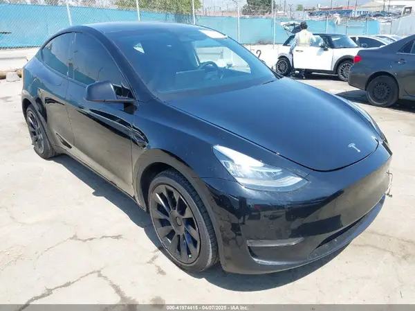 7SAYGDEE0PA023719 2023 TESLA MODEL Y - Image 1