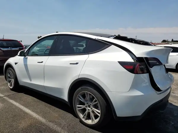 7SAYGDEE0PA032226 2023 TESLA MODEL Y - Image 2