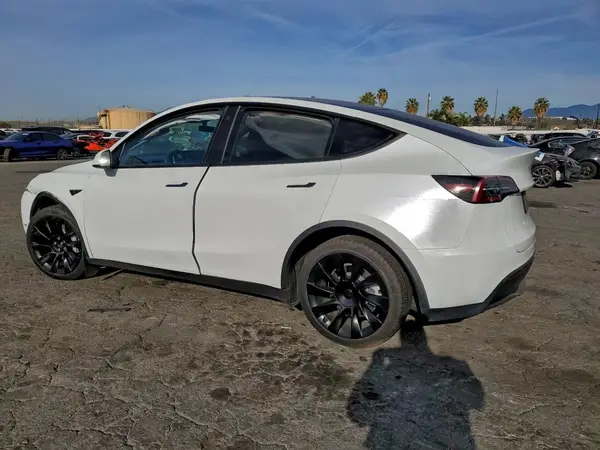 7SAYGDEE0PA032873 2023 TESLA MODEL Y - Image 2