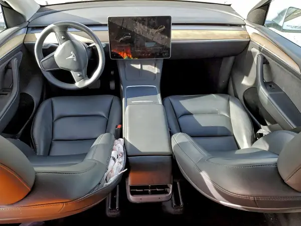 7SAYGDEE0PA032873 2023 TESLA MODEL Y - Image 8