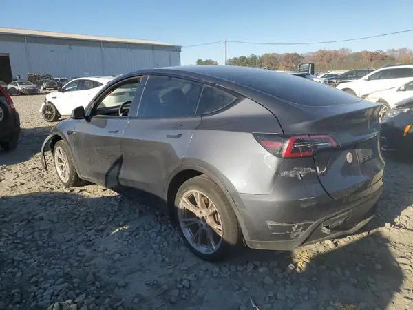7SAYGDEE0PA033540 2023 TESLA MODEL Y - Image 2