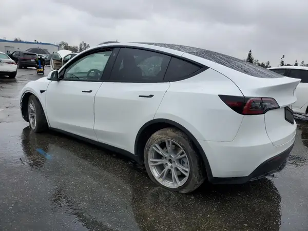 7SAYGDEE0PA035773 2023 TESLA MODEL Y - Image 2