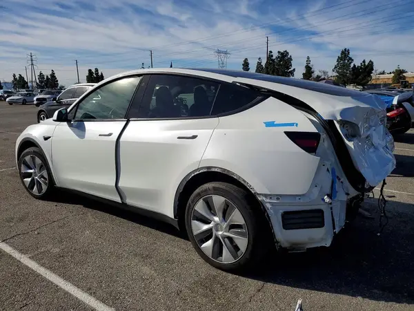 7SAYGDEE0PA035806 2023 TESLA MODEL Y - Image 2