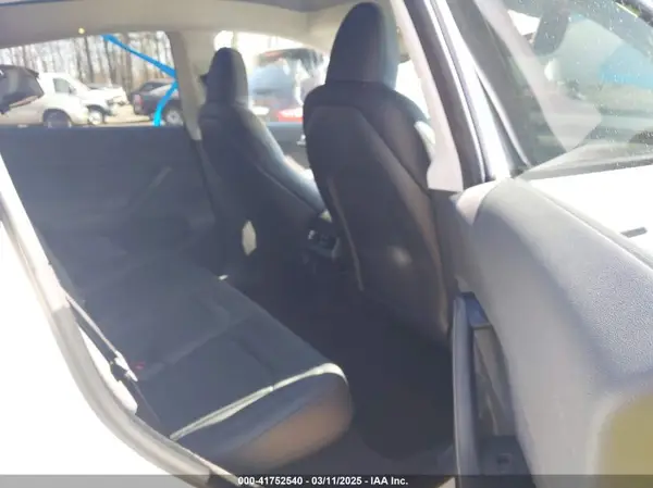7SAYGDEE0PA036468 2023 TESLA MODEL Y - Image 8