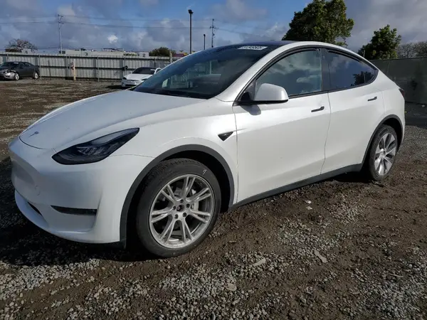 7SAYGDEE0PA037829 2023 TESLA MODEL Y - Image 1