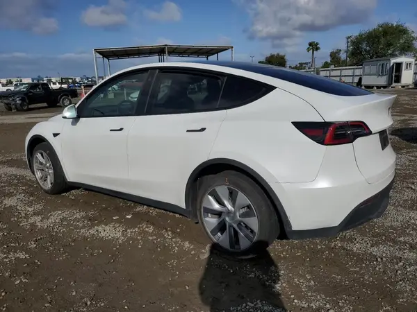 7SAYGDEE0PA037829 2023 TESLA MODEL Y - Image 2