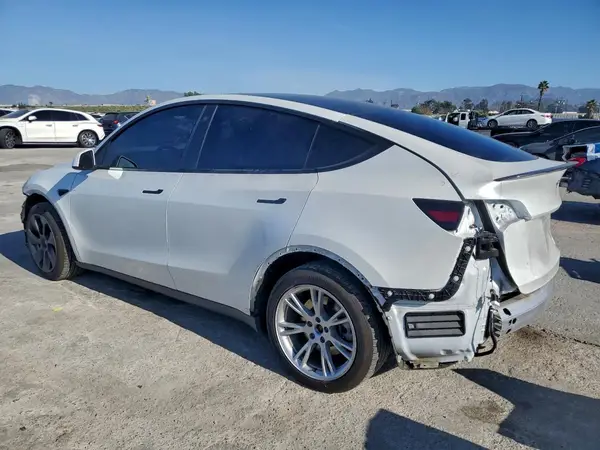 7SAYGDEE0PA038673 2023 TESLA MODEL Y - Image 2
