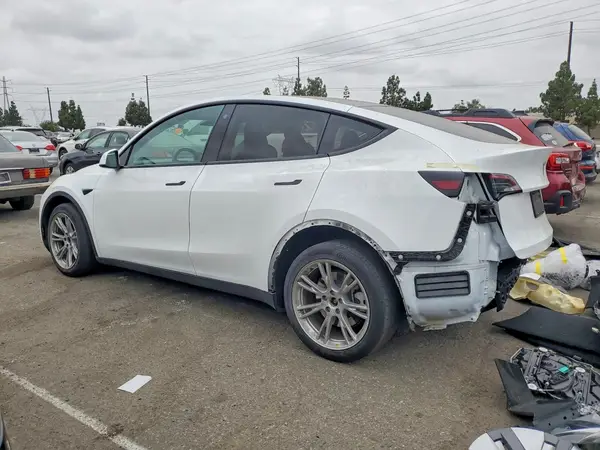 7SAYGDEE0PA039600 2023 TESLA MODEL Y - Image 2