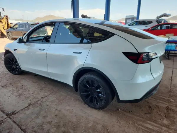 7SAYGDEE0PA050659 2023 TESLA MODEL Y - Image 2