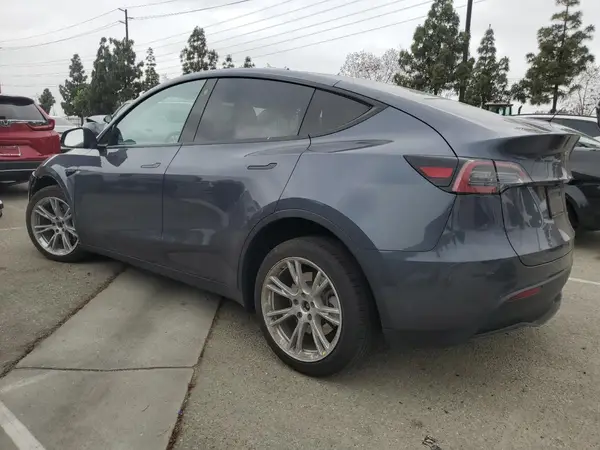 7SAYGDEE0PA053383 2023 TESLA MODEL Y - Image 2