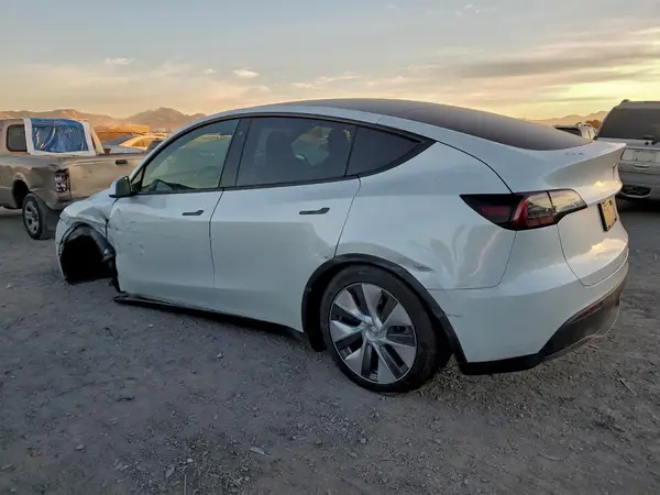 7SAYGDEE0PA053660 2023 TESLA MODEL Y - Image 2