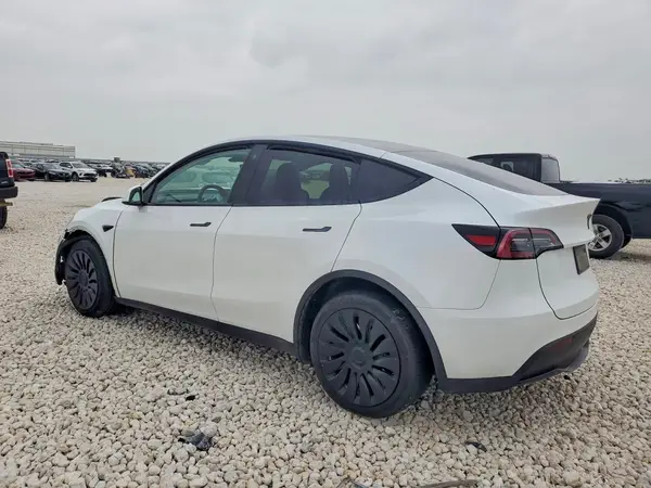 7SAYGDEE0PA062813 2023 TESLA MODEL Y - Image 2