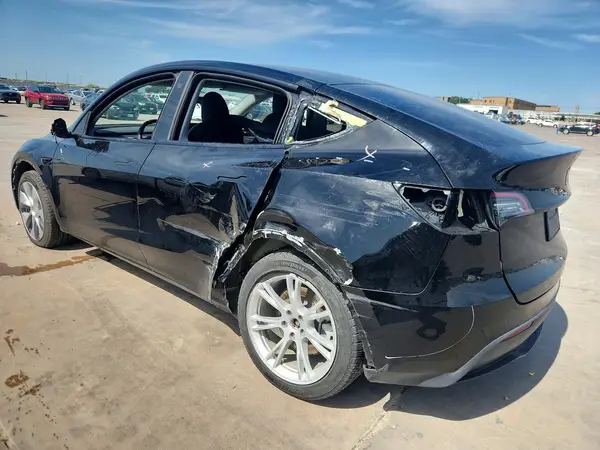 7SAYGDEE0PA068272 2023 TESLA MODEL Y - Image 2