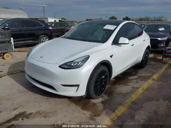 7SAYGDEE0PA070121 2023 TESLA MODEL Y - Image 2