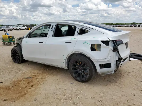 7SAYGDEE0PA070927 2023 TESLA MODEL Y - Image 2