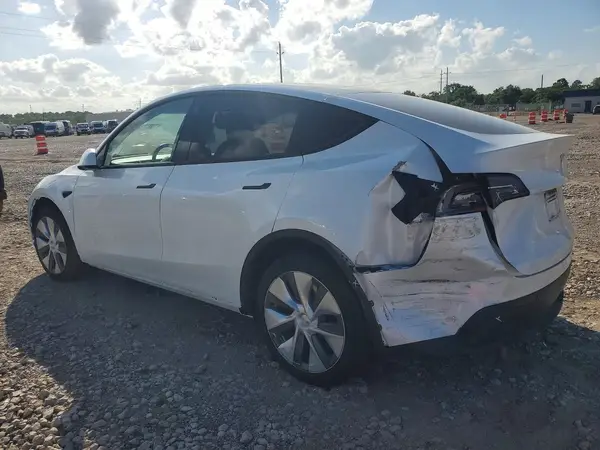7SAYGDEE0PA077165 2023 TESLA MODEL Y - Image 2