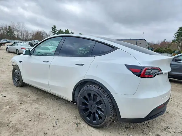 7SAYGDEE0PA077540 2023 TESLA MODEL Y - Image 2