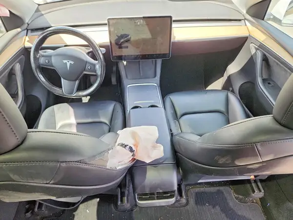 7SAYGDEE0PA083337 2023 TESLA MODEL Y - Image 8