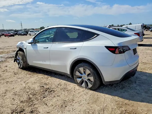 7SAYGDEE0PA090319 2023 TESLA MODEL Y - Image 2