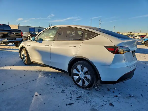 7SAYGDEE0PA092801 2023 TESLA MODEL Y - Image 2